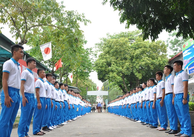 Xuất khẩu lao động